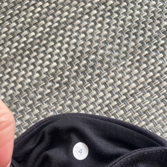 Women's Lululemon Leggings Black size 4, (28" length) - Picture 2 of 3